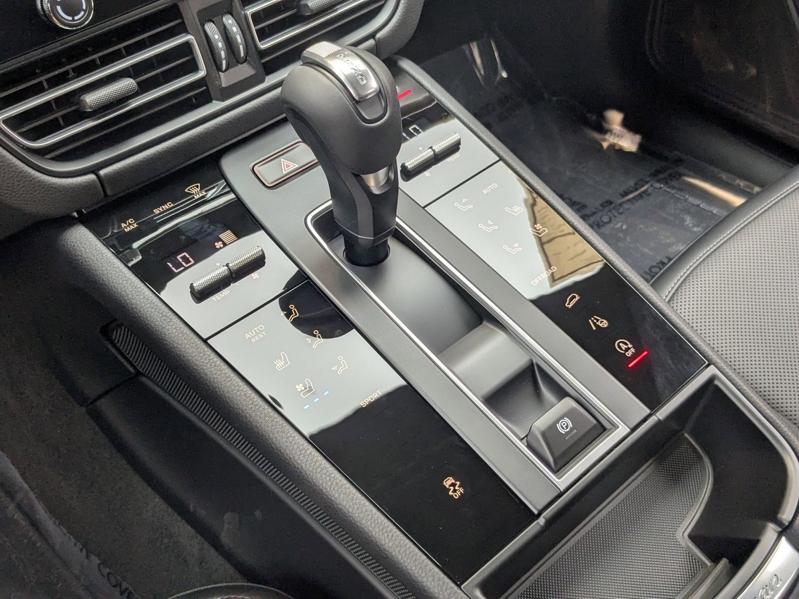 New 2025 Porsche Macan image 21