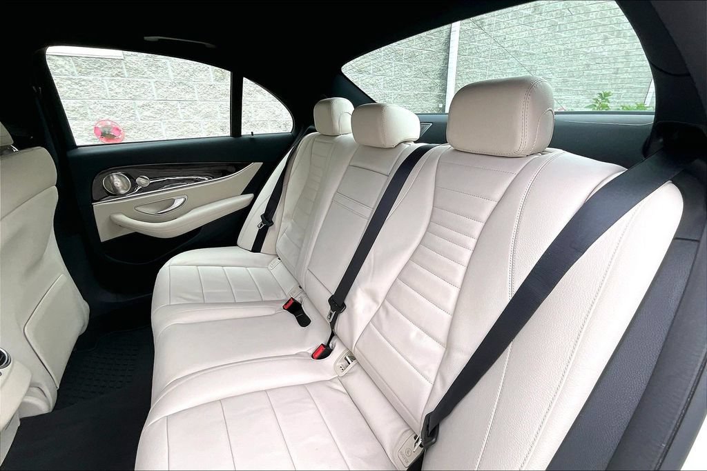Used 2022 Mercedes-Benz E 350 4MATIC Sedan w/ Driver Assistance Package image 28