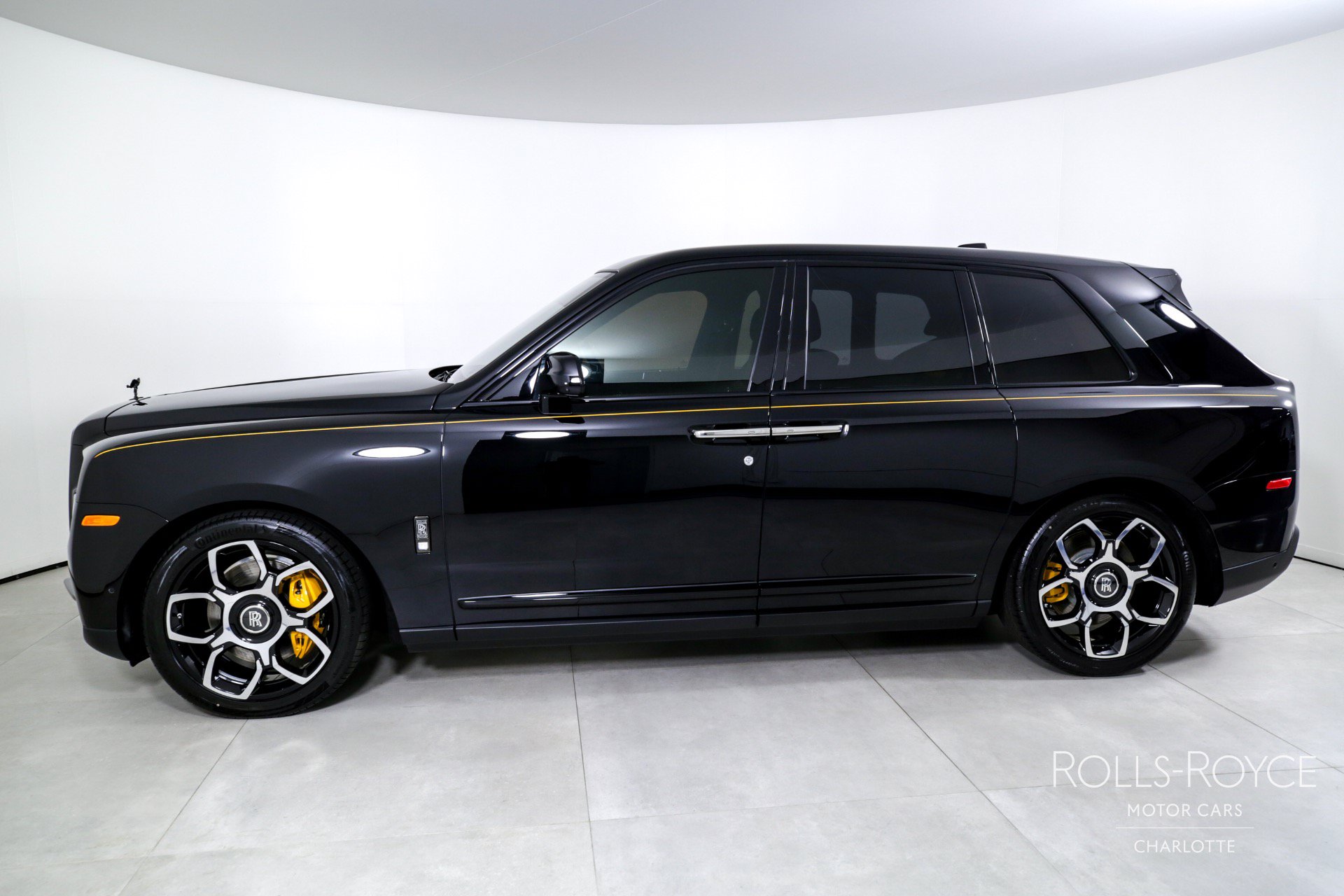 Certified 2024 Rolls-Royce Cullinan Black Badge w/ Dark Exterior Package AWD/4WD image 3
