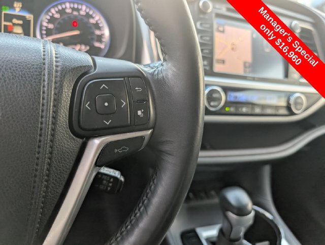 Used 2015 Toyota Highlander Limited Platinum AWD/4WD image 21