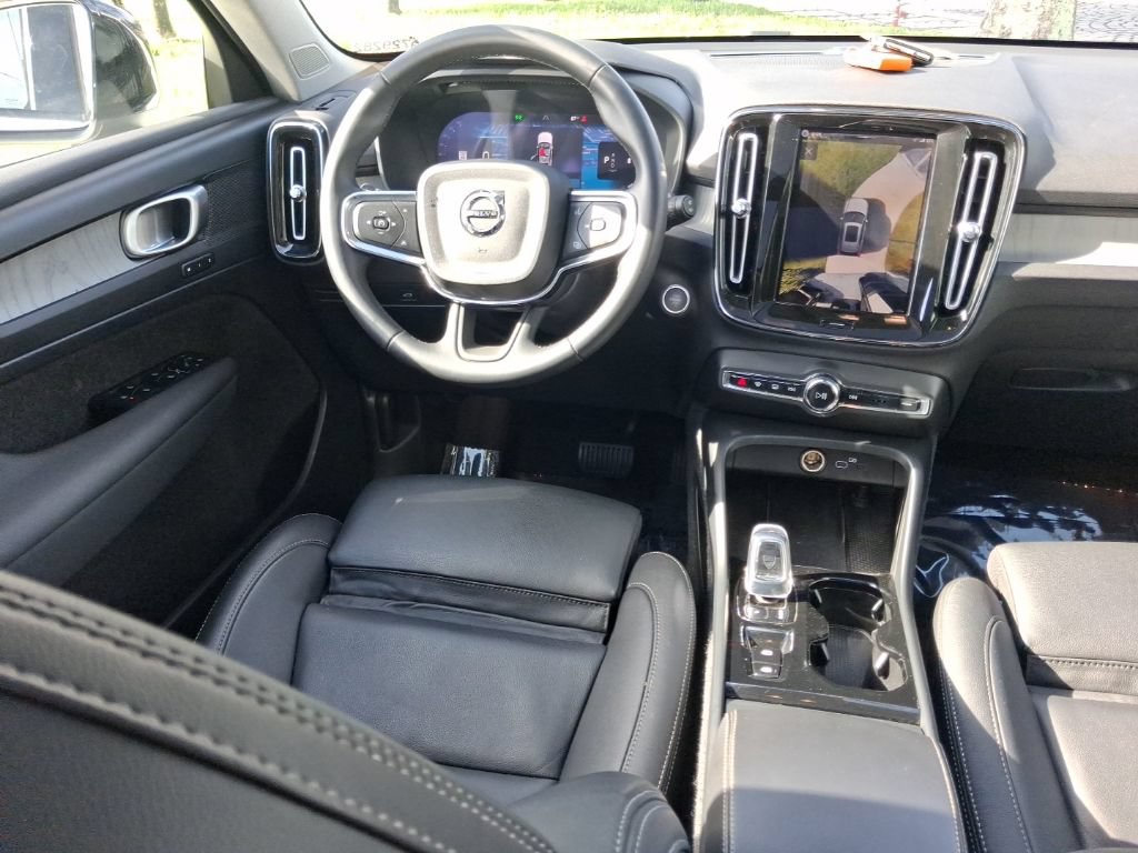 Used 2026 Volvo XC40 B5 Plus AWD/4WD image 10