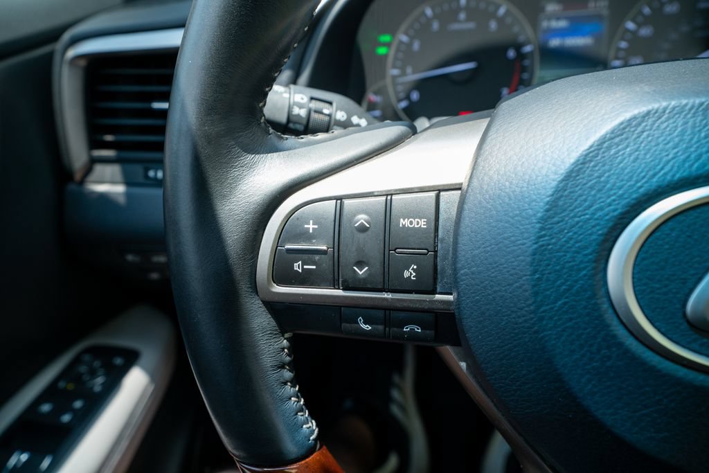 Used 2019 Lexus RX 350L FWD w/ Premium Package image 34