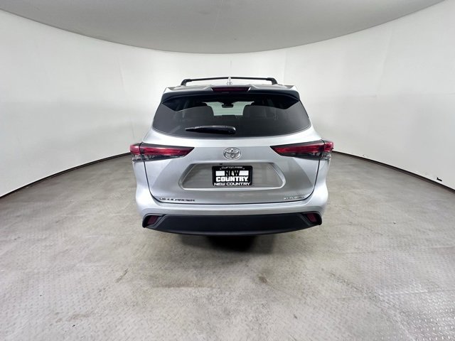 Used 2021 Toyota Highlander XLE image 4