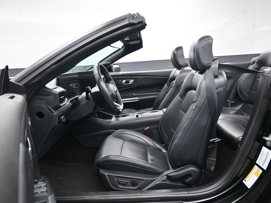 Used 2025 Ford Mustang Premium image 25
