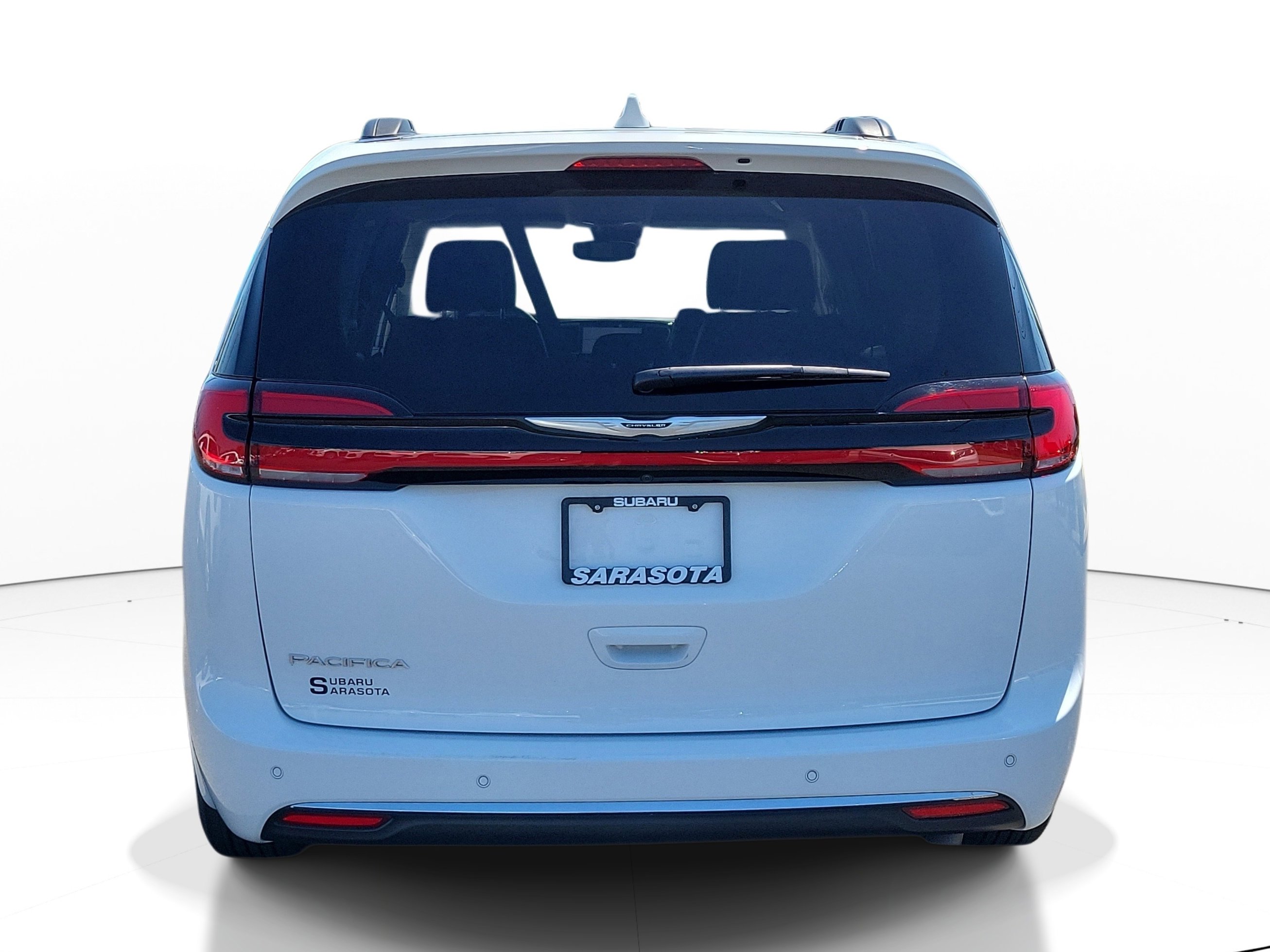 Used 2022 Chrysler Pacifica Touring-L w/ Uconnect Theater Family Group image 5