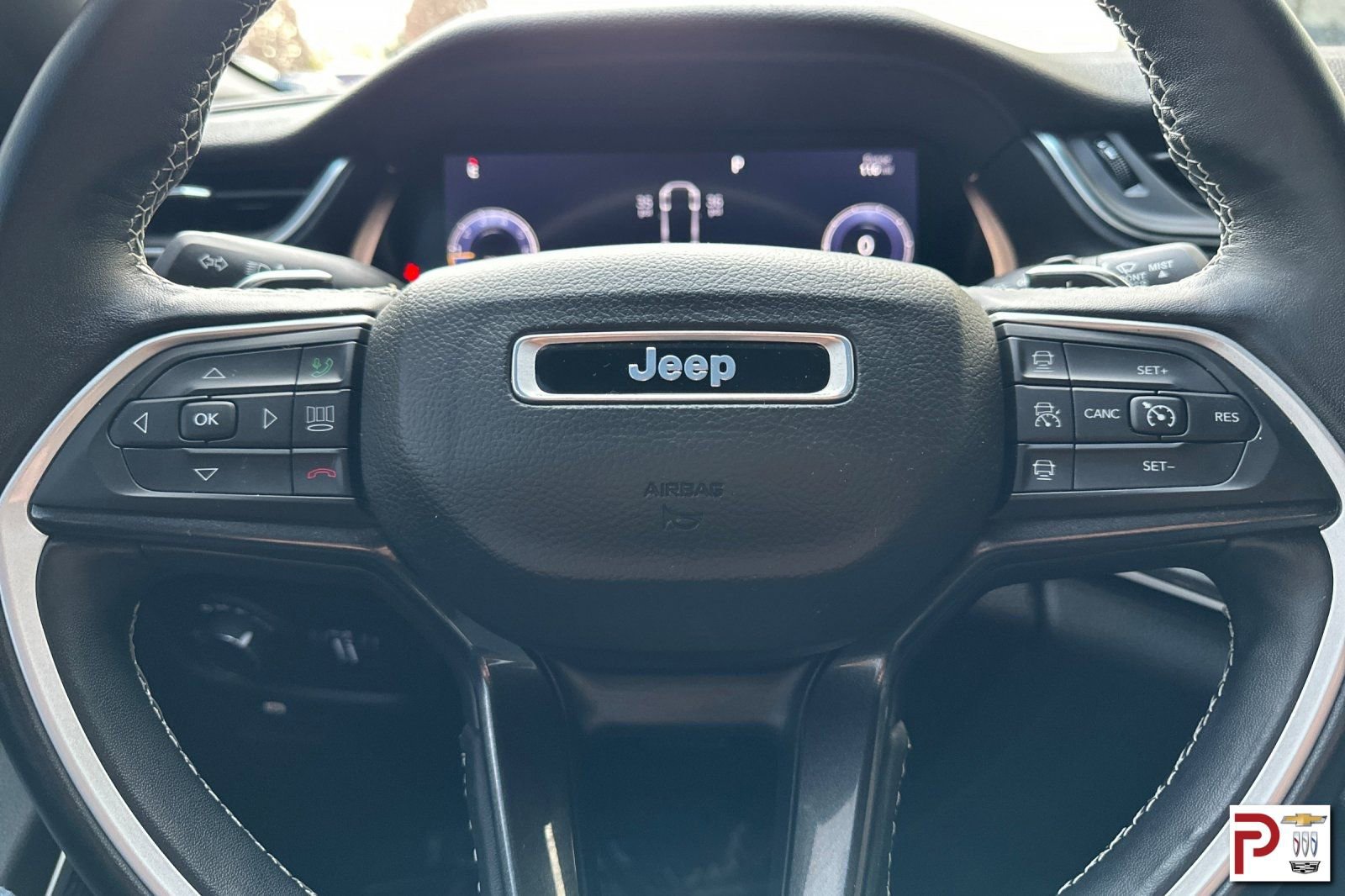 Used 2022 Jeep Grand Cherokee L Laredo image 29