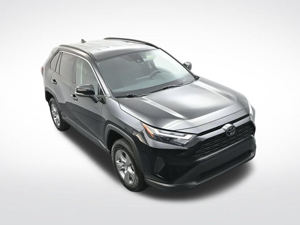 Used 2025 Toyota RAV4 XLE FWD image 22