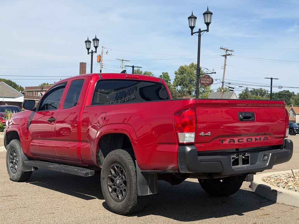 Used 2016 Toyota Tacoma SR AWD/4WD image 3