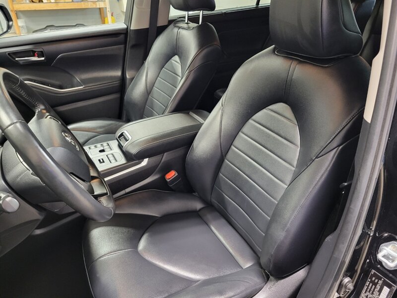 Used 2024 Toyota Highlander XLE AWD/4WD image 24