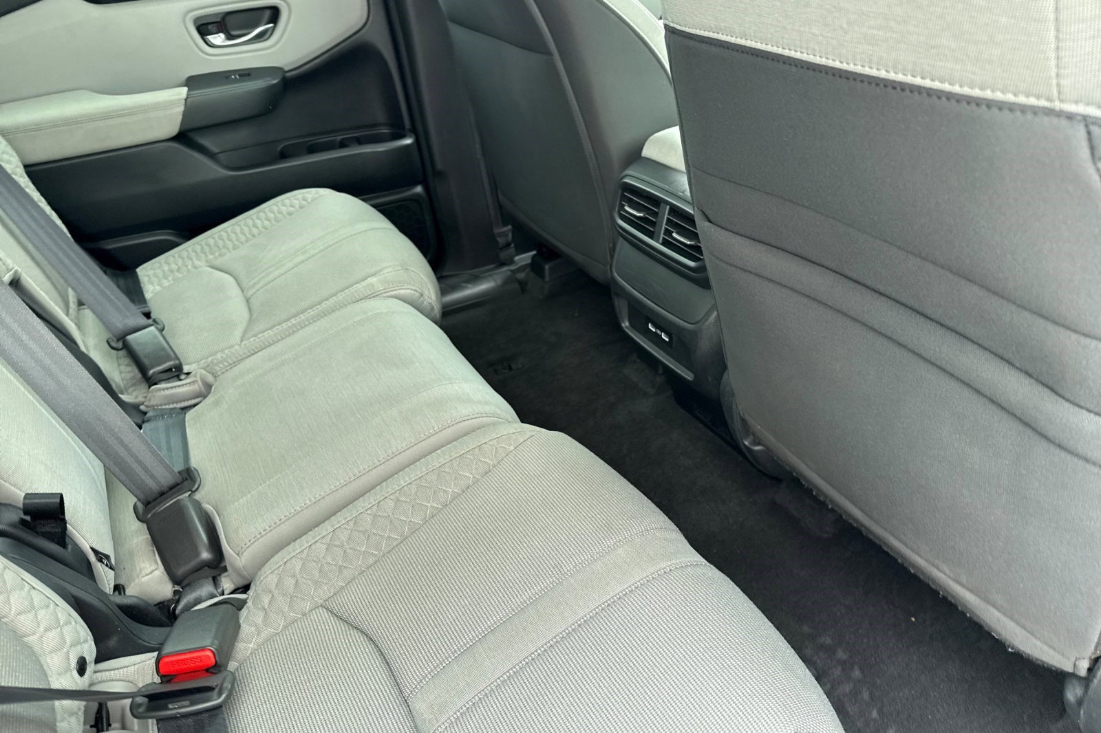 Certified 2023 Honda Pilot LX image 30