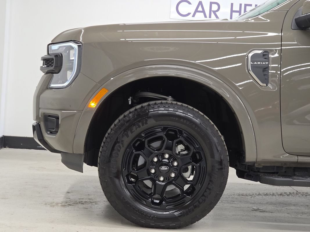 Used 2025 Ford Ranger Lariat w/ Black Appearance Package AWD/4WD image 42
