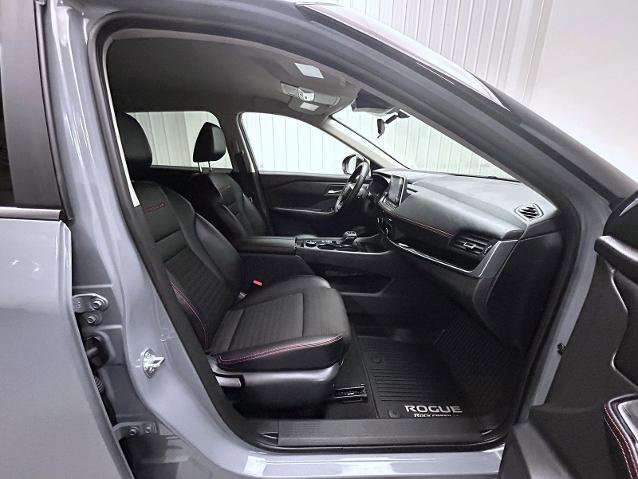 Certified 2025 Nissan Rogue SV image 15