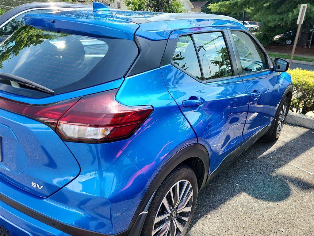 Used 2021 Nissan Kicks SV FWD image 3