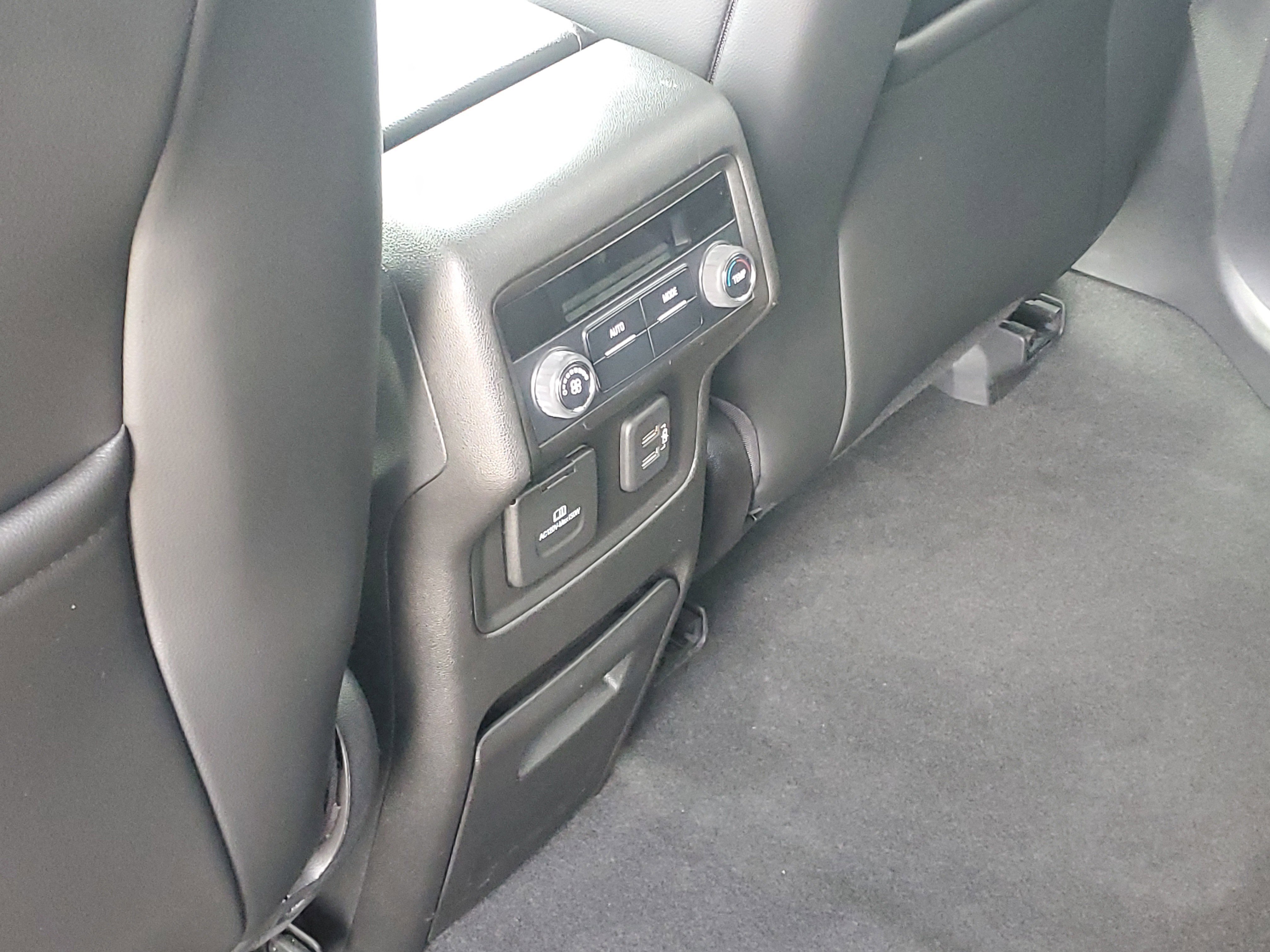 Used 2018 GMC Acadia SLT w/ LPO, Floor Liner Package image 13