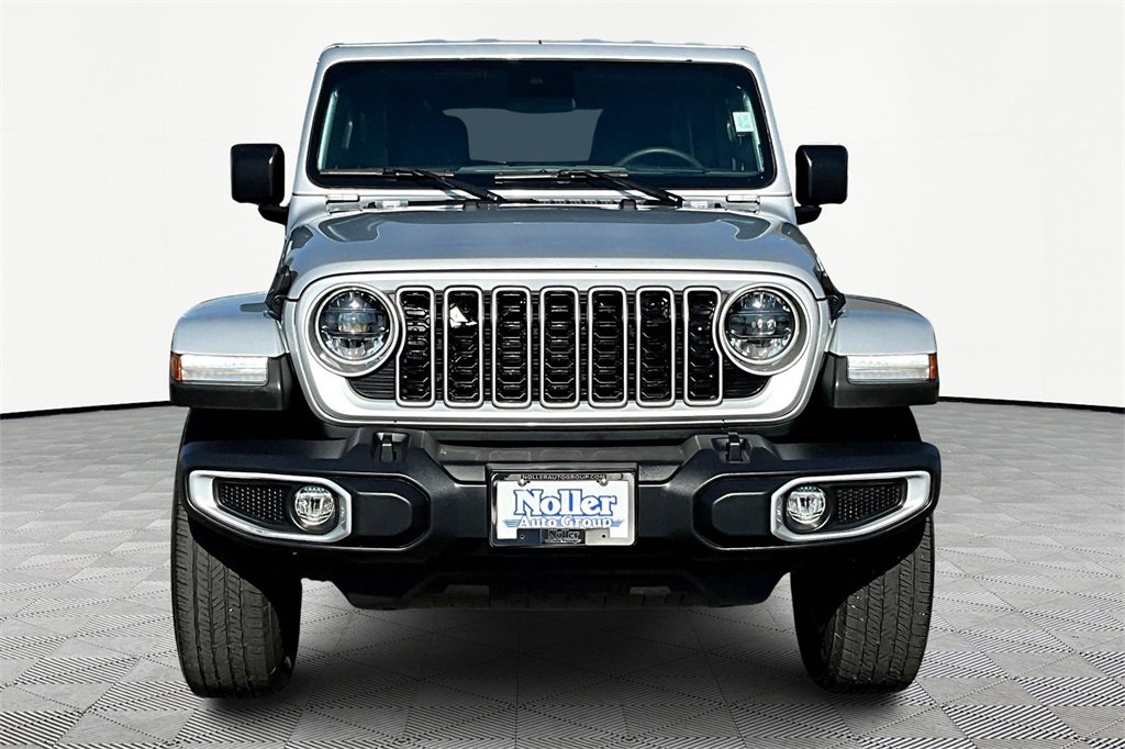 Used 2024 Jeep Wrangler Sahara image 3