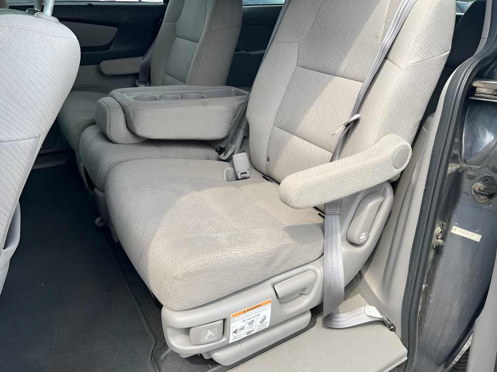 Used 2016 Honda Odyssey SE image 11