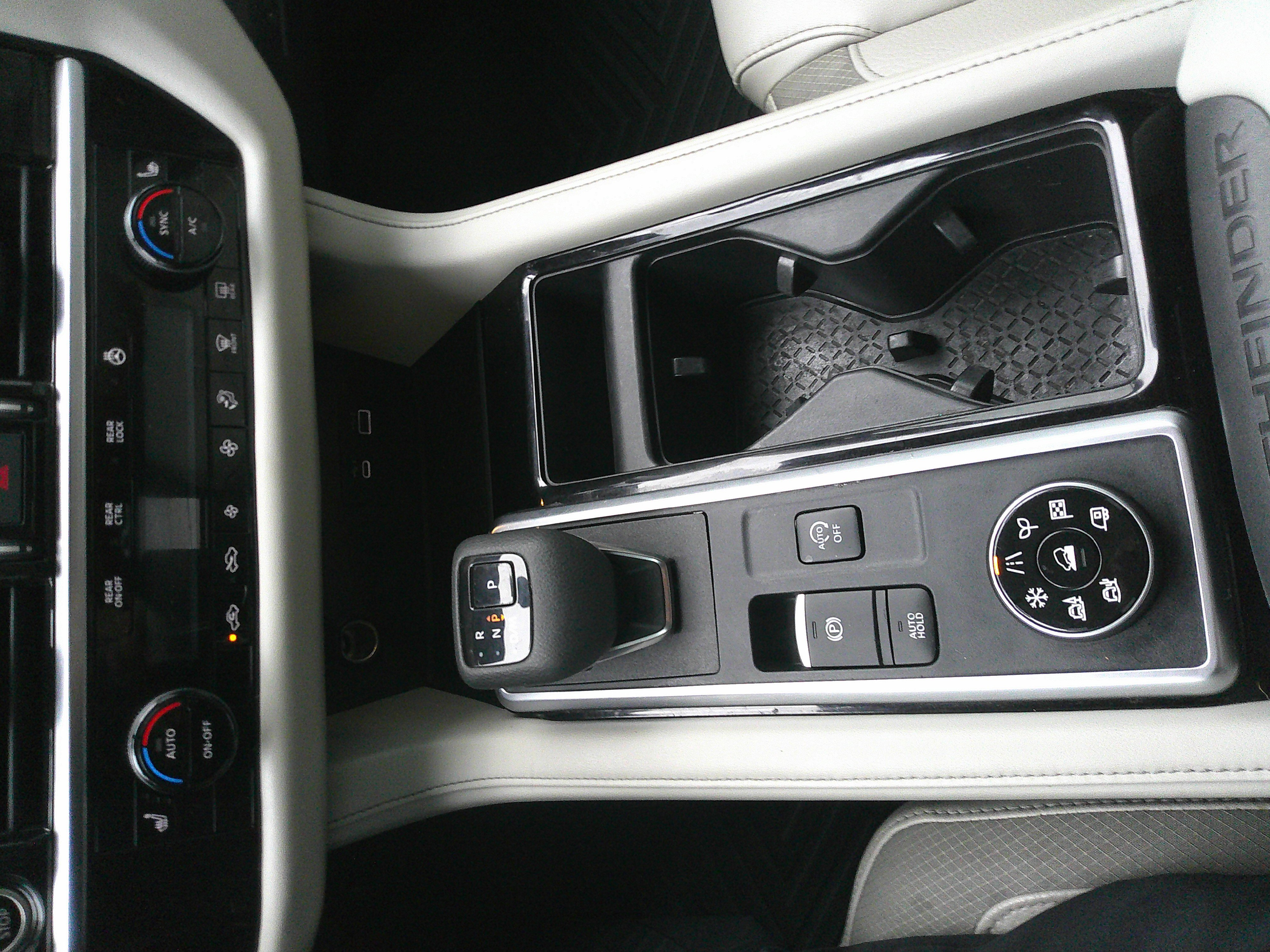 Used 2022 Nissan Pathfinder SL w/ SL Black Package image 41