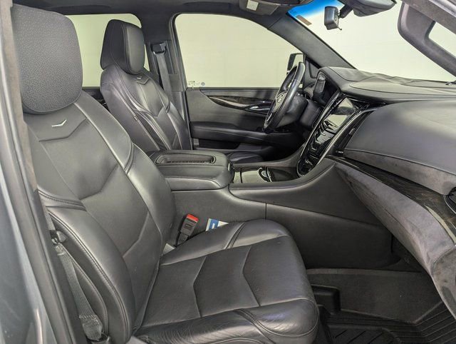 Used 2018 Cadillac Escalade Platinum image 33