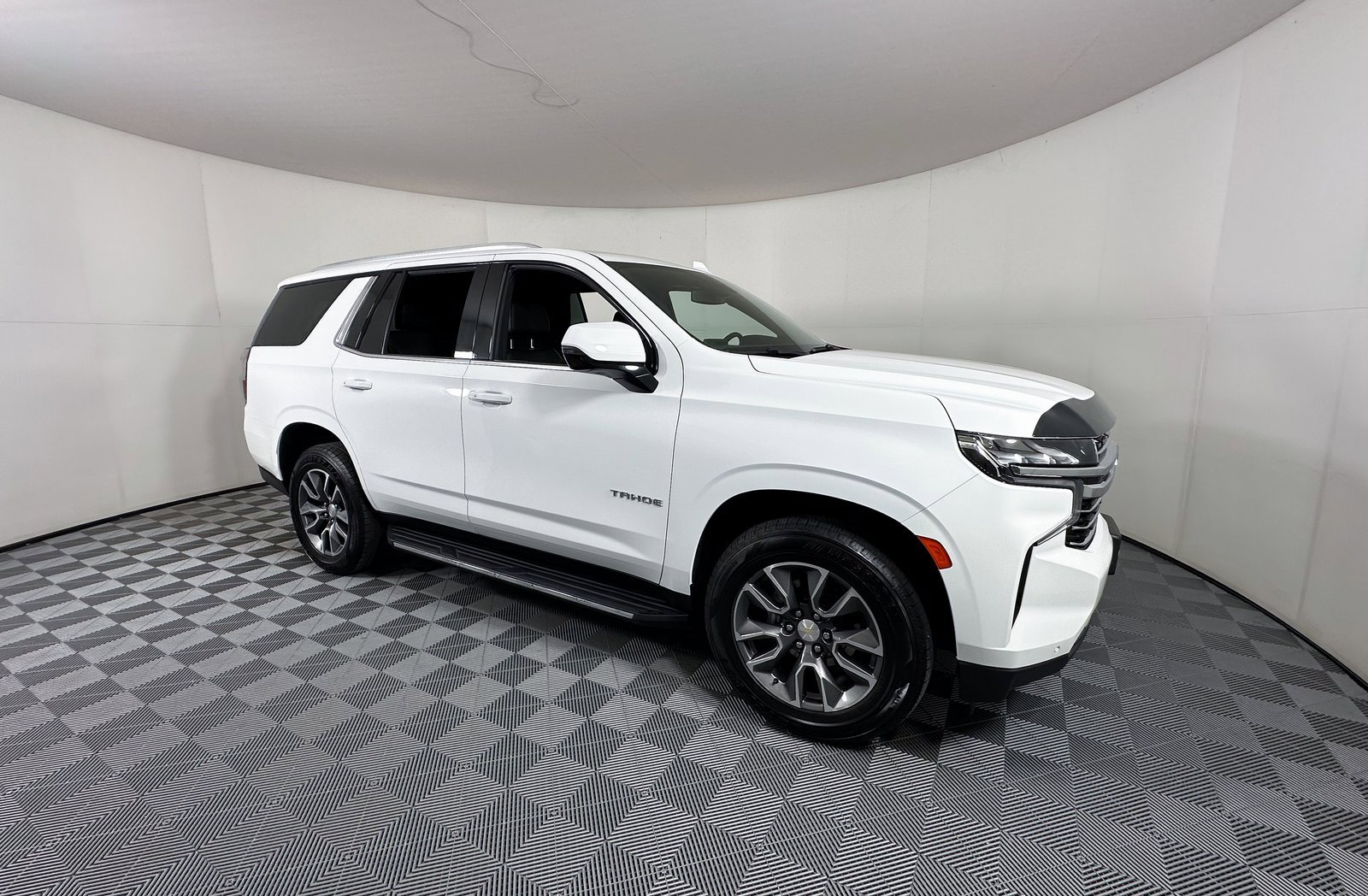 Used 2022 Chevrolet Tahoe LT w/ Luxury Package image 1