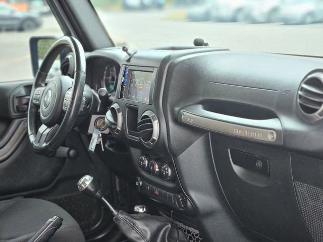 Used 2018 Jeep Wrangler Unlimited Sport w/ Connectivity Group image 13