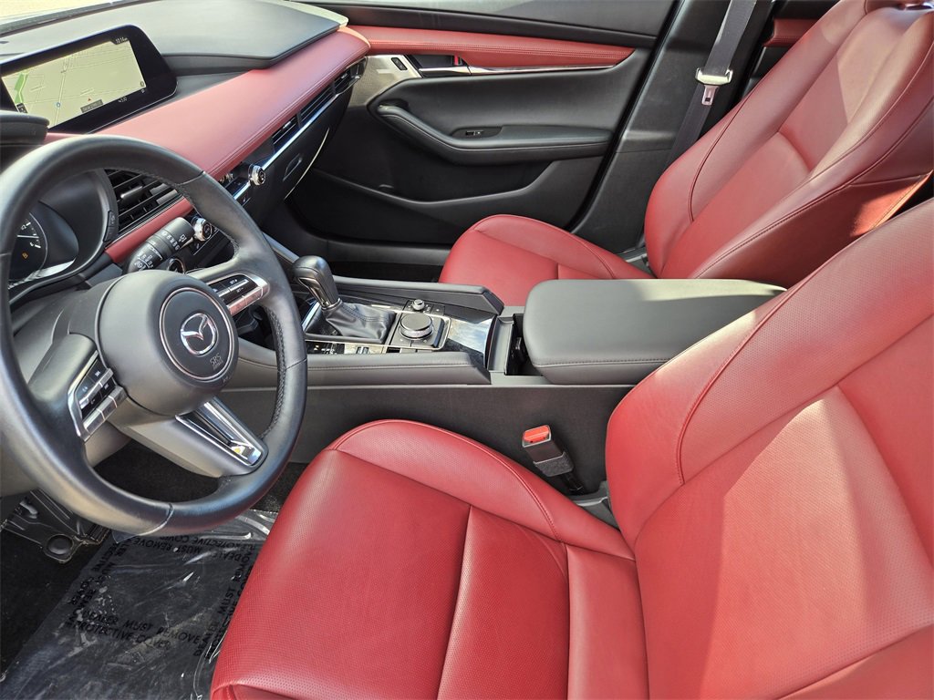 Used 2021 MAZDA MAZDA3 Hatchback w/Premium Plus Pkg image 14