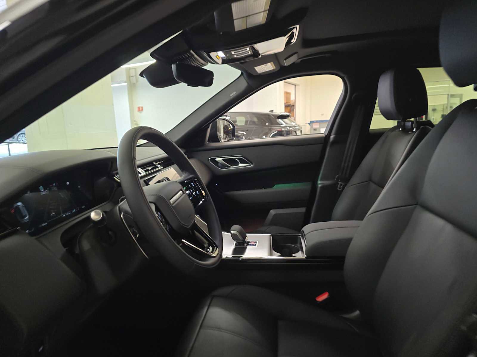 New 2026 Land Rover Range Rover Velar Dynamic SE image 19