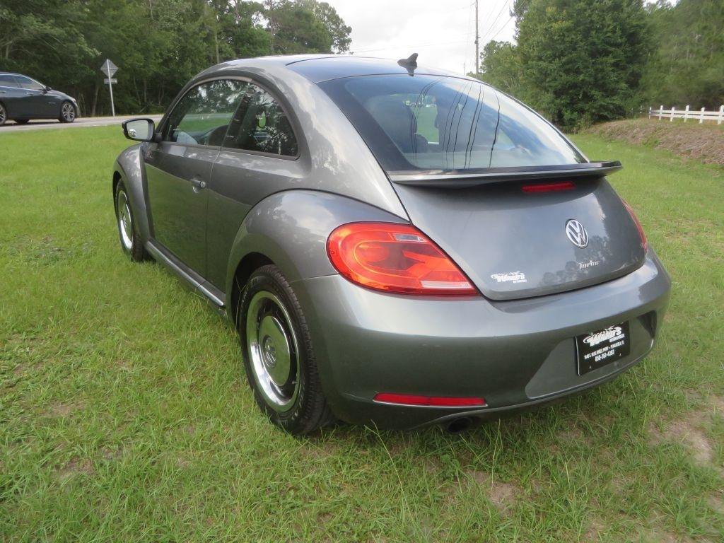 Used 2012 Volkswagen Beetle Turbo FWD image 8