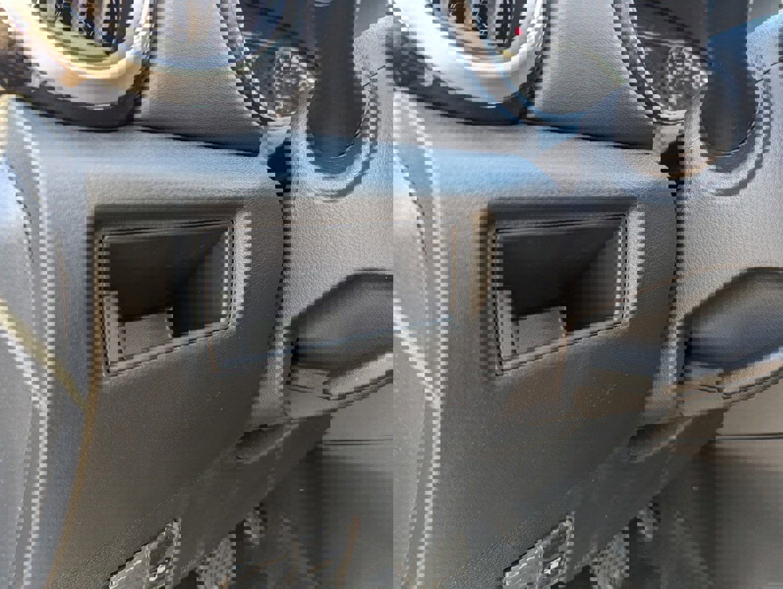 New 2025 Nissan Versa SR w/ Trunk Package image 13