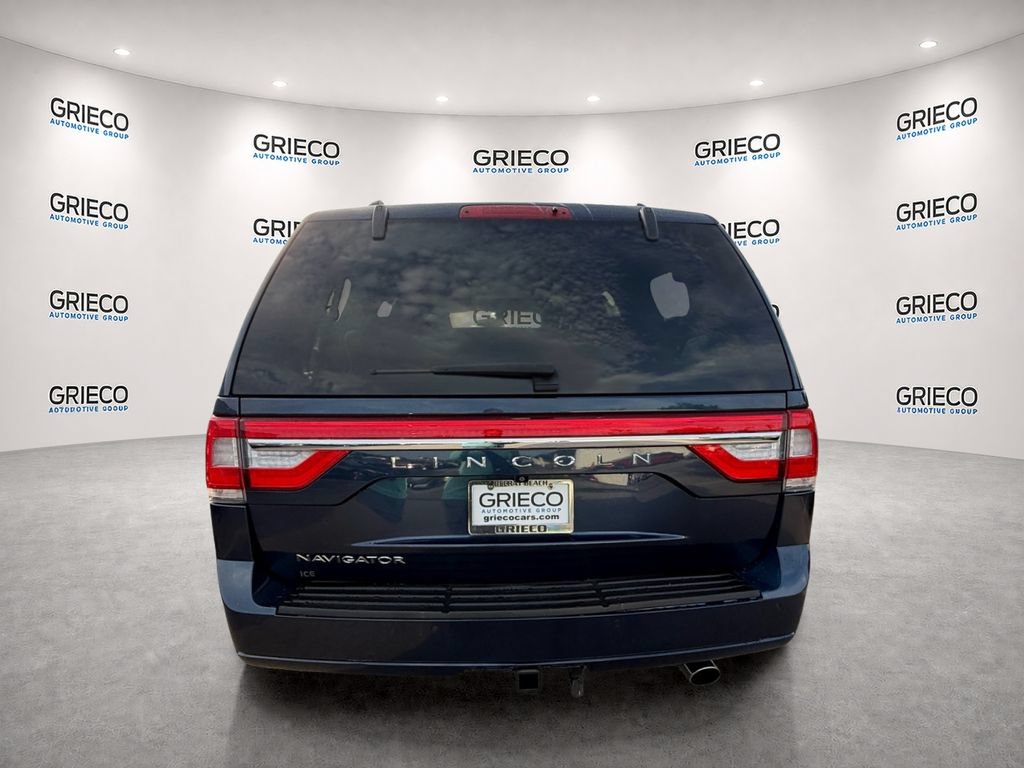 Used 2017 Lincoln Navigator Select RWD image 6