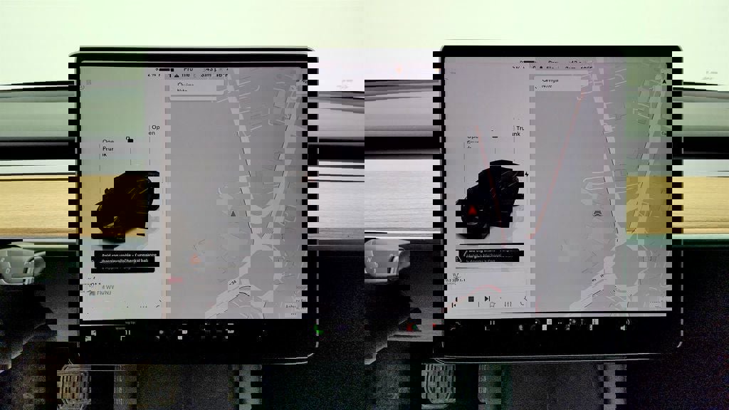 Used 2023 Tesla Model 3 Standard Range image 21