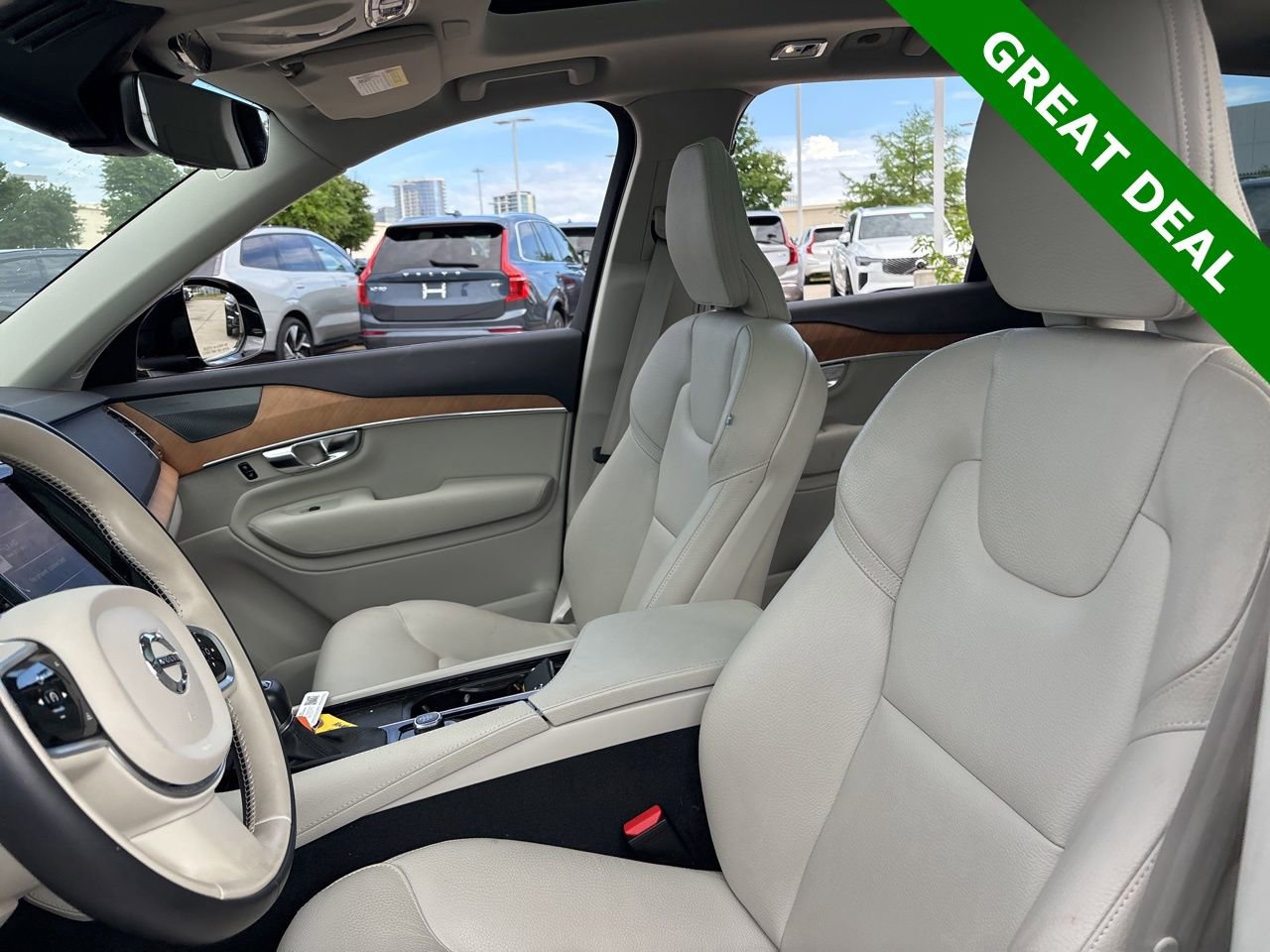 Used 2022 Volvo XC90 T6 Momentum w/ Advanced Package image 17