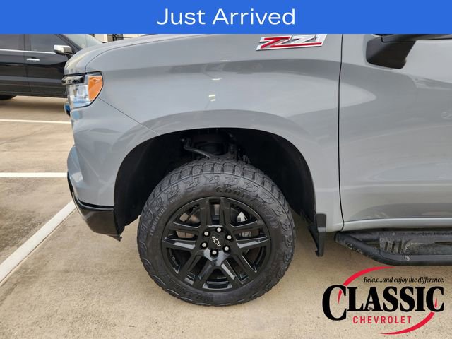 Used 2024 Chevrolet Silverado 1500 LT Trail Boss w/ Convenience Package II image 10