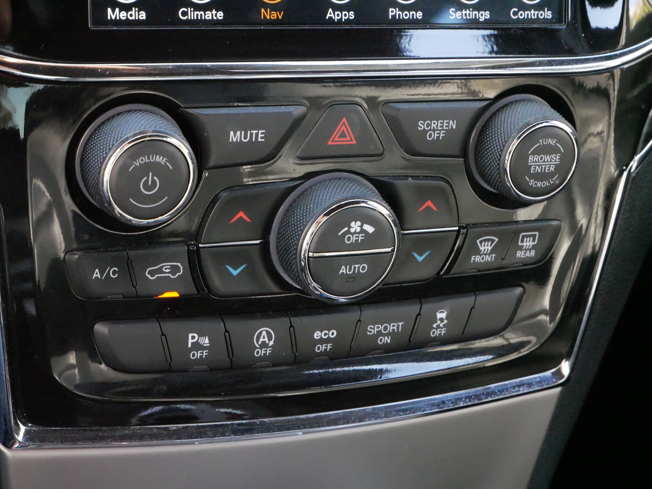 Used 2021 Jeep Grand Cherokee Limited image 23