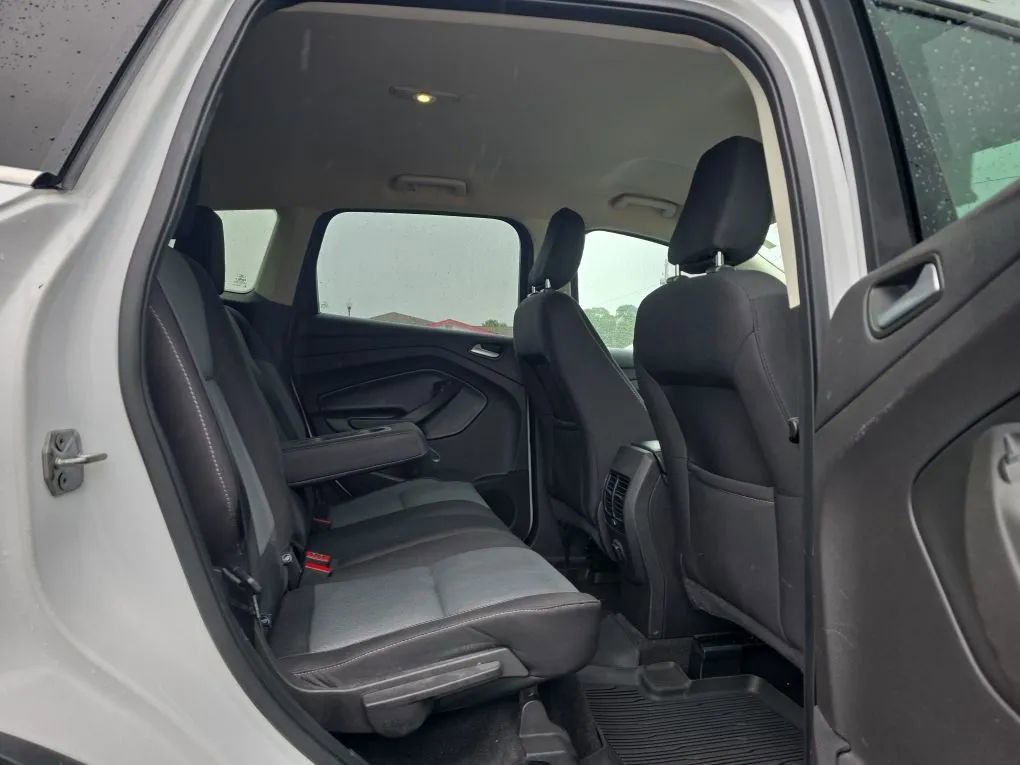 Used 2018 Ford Escape SE FWD image 36