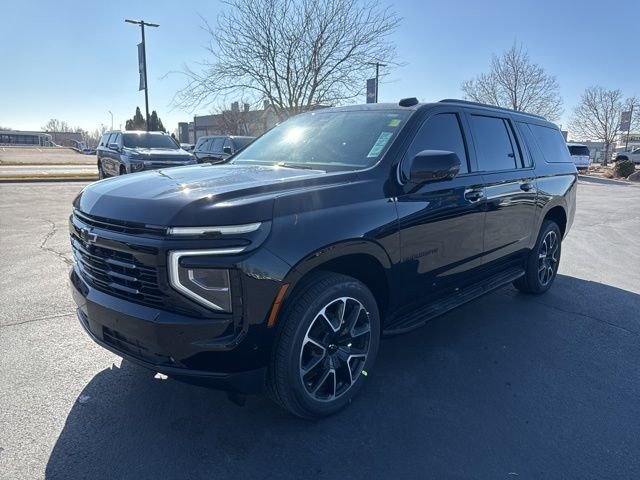 New 2026 Chevrolet Suburban RST w/ Comfort Package AWD/4WD image 3