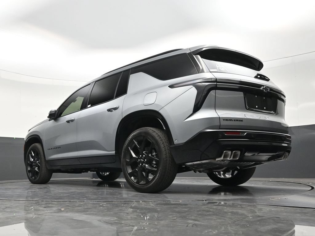 Used 2026 Chevrolet Traverse RS FWD image 23