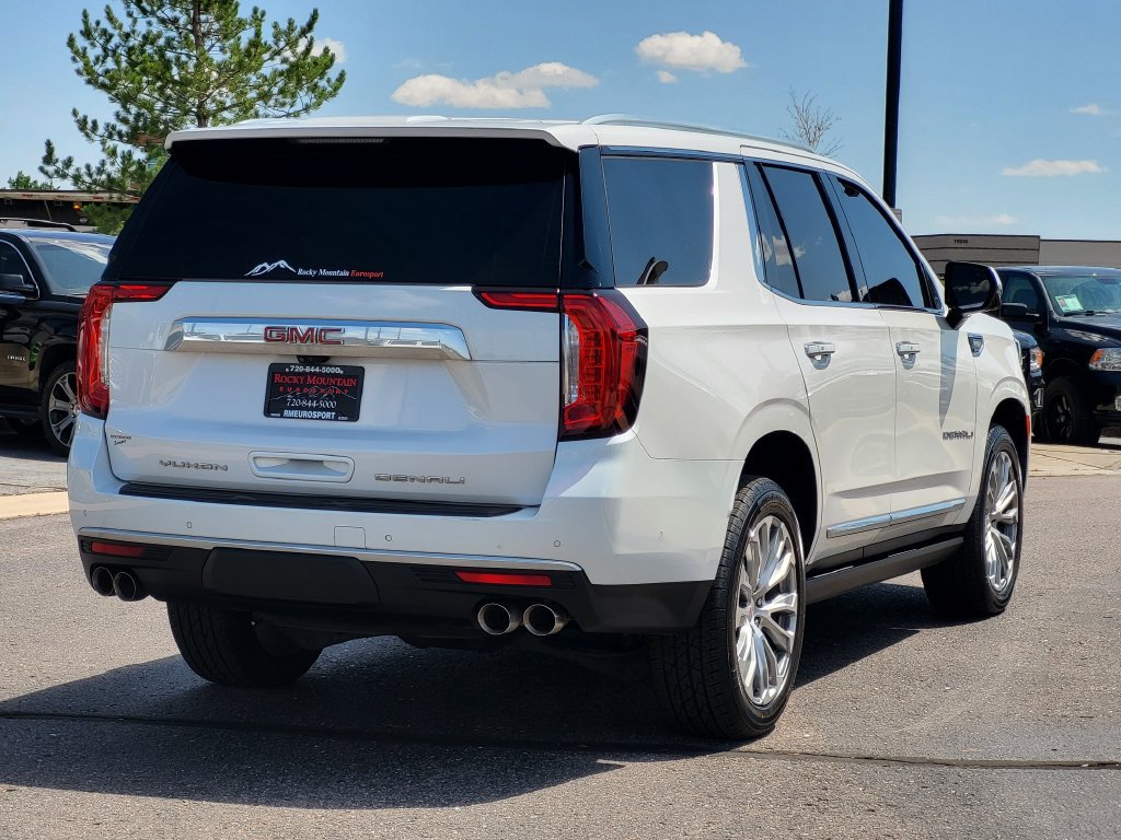 Used 2023 GMC Yukon Denali w/ Advanced Technology Package AWD/4WD image 4