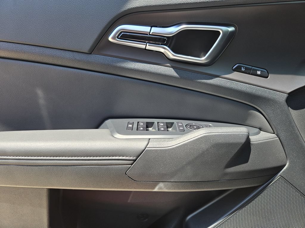 New 2026 Kia Sportage SX FWD image 19