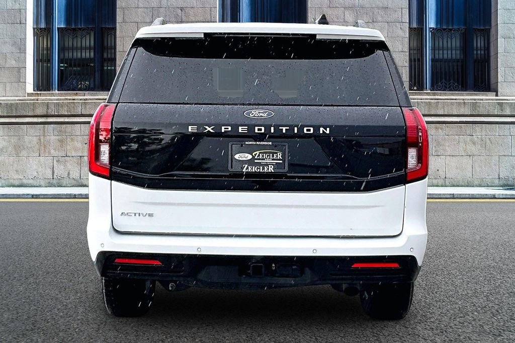 Used 2025 Ford Expedition Active AWD/4WD image 4