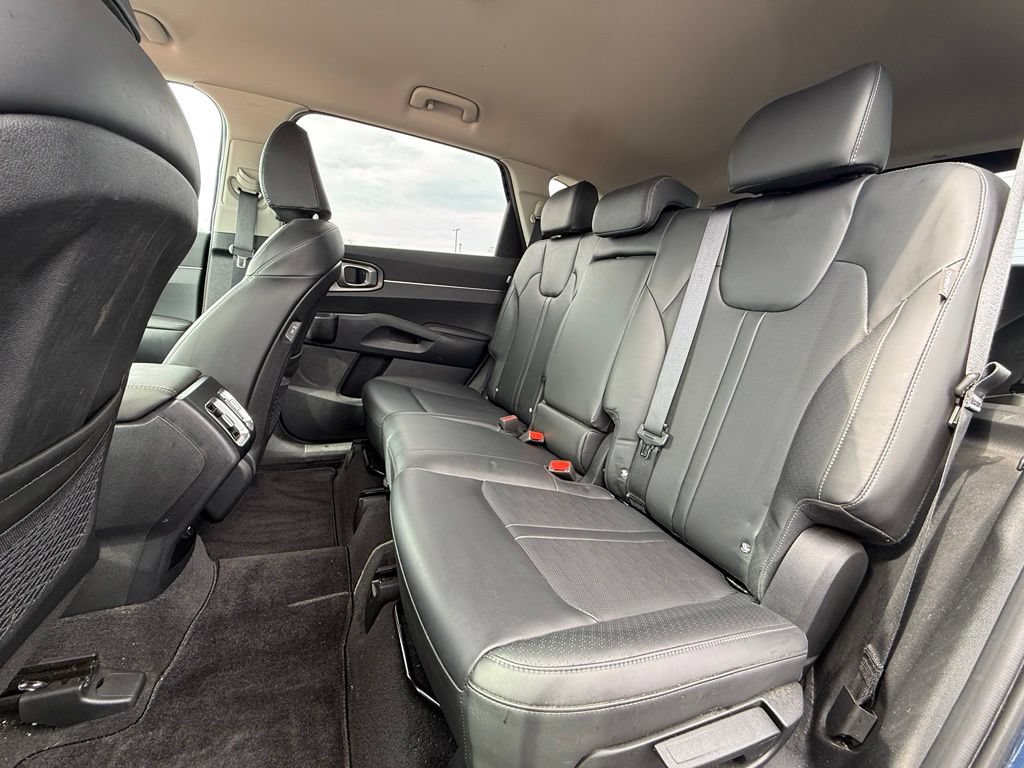 Used 2025 Kia Sorento S FWD image 24