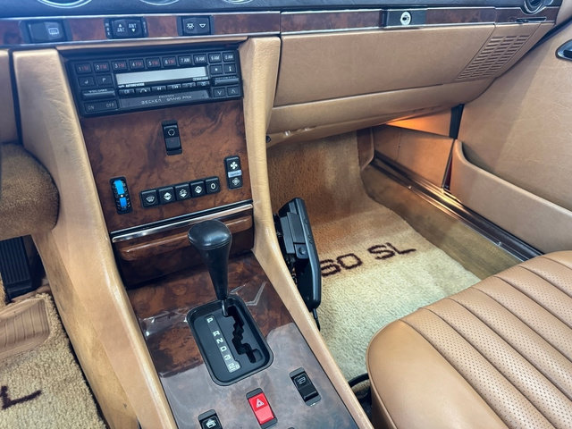 Used 1986 Mercedes-Benz 560 SL image 11