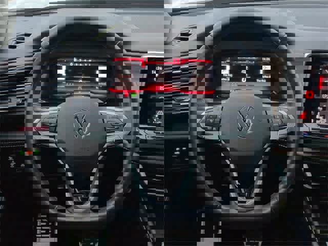 Used 2024 Volkswagen Atlas SEL Premium R-Line image 25