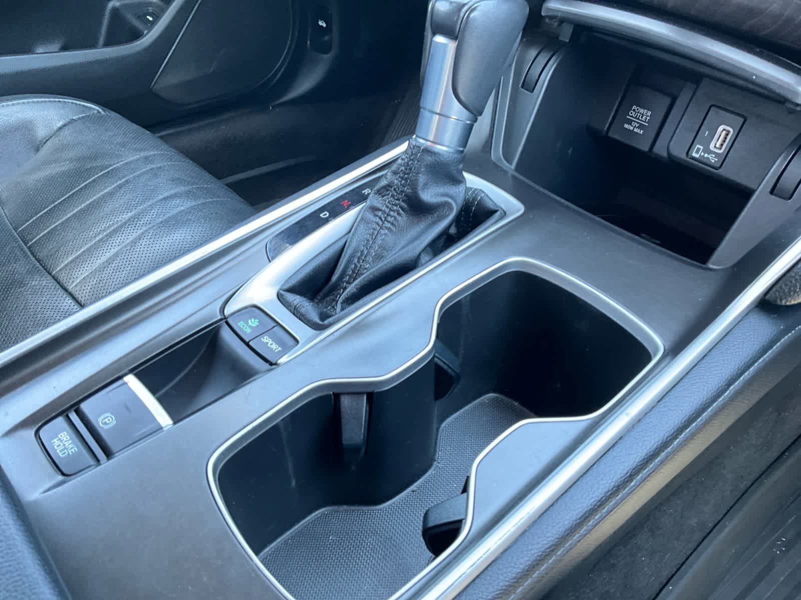 Used 2018 Honda Accord Touring image 18