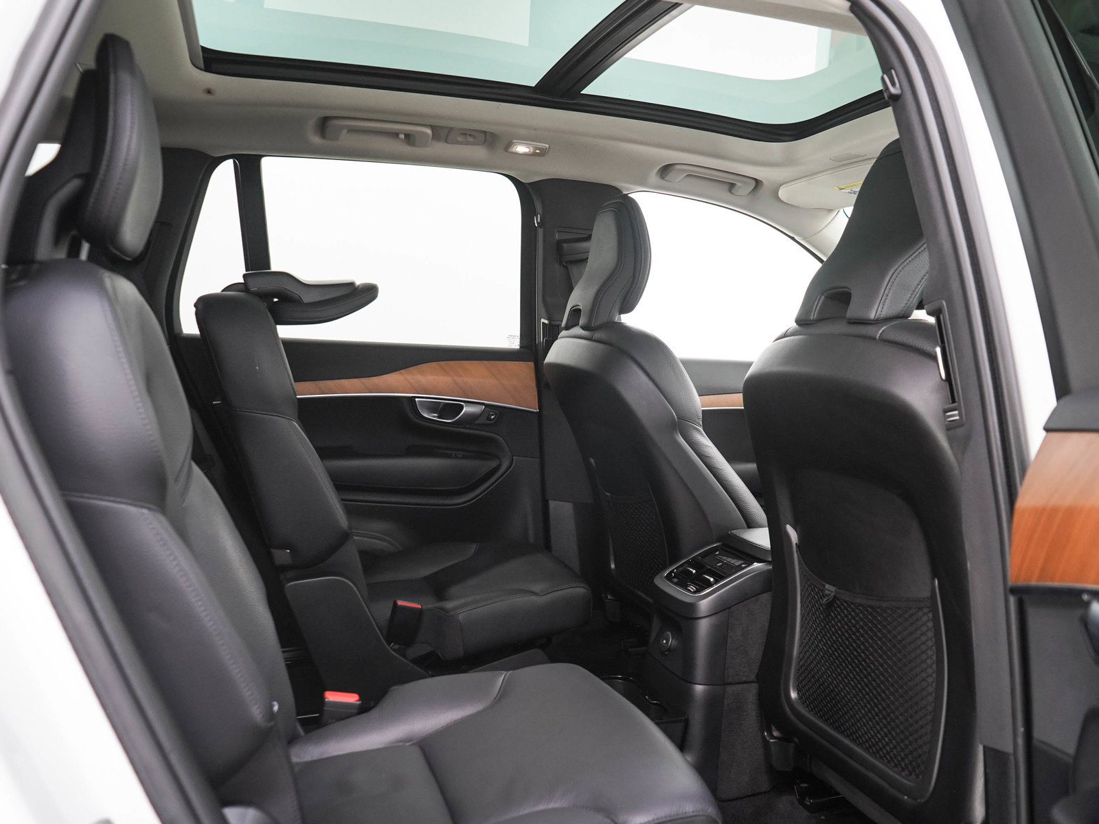 Used 2023 Volvo XC90 T8 Plus w/ Protection Package Premier AWD/4WD image 14