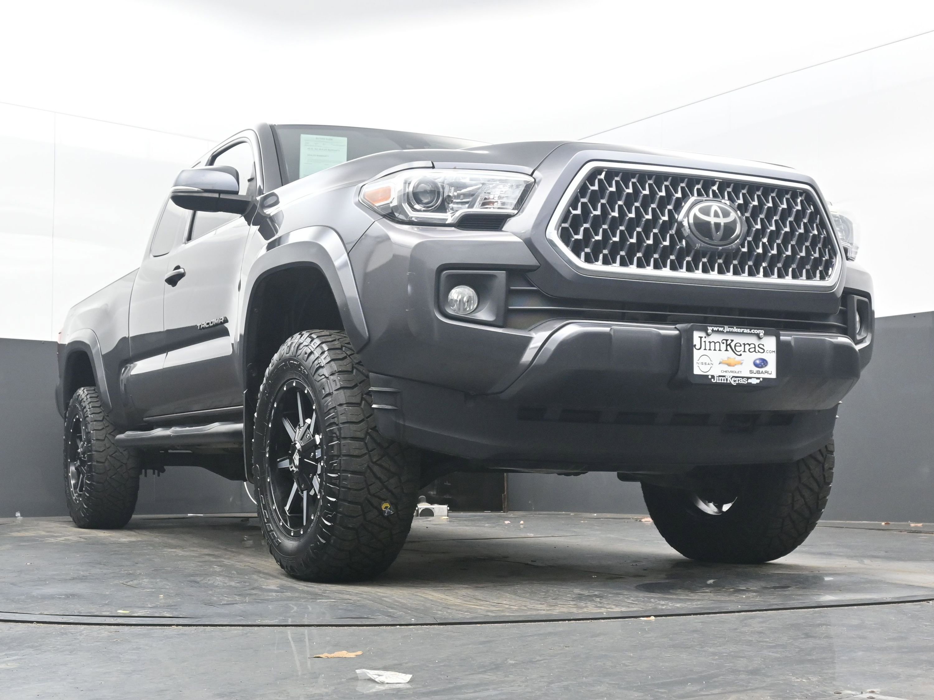 Used 2019 Toyota Tacoma TRD Sport w/ Technology Package image 19