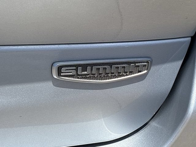 Used 2024 Jeep Grand Cherokee L Summit AWD/4WD image 5