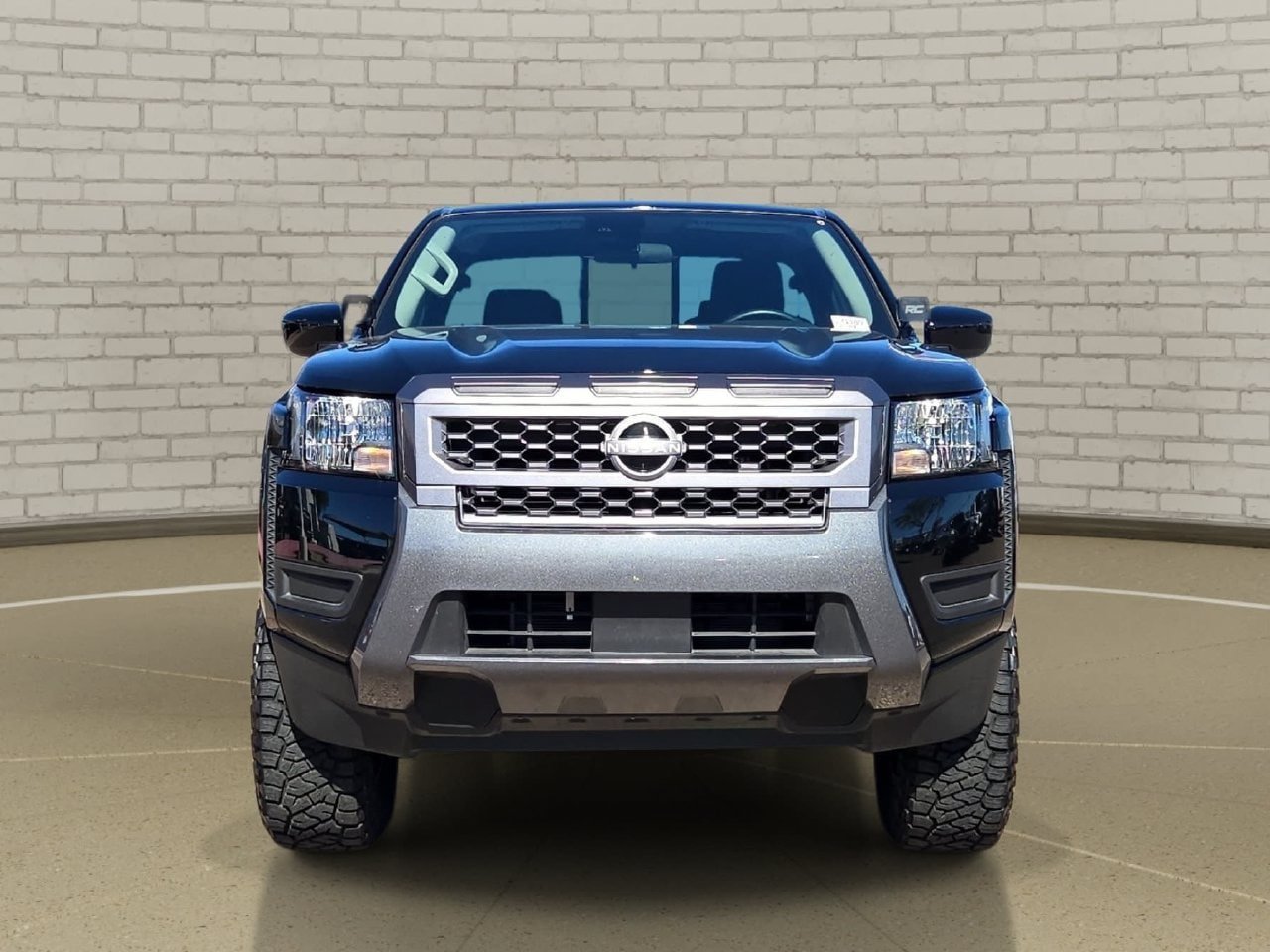 Certified 2025 Nissan Frontier SV RWD image 2