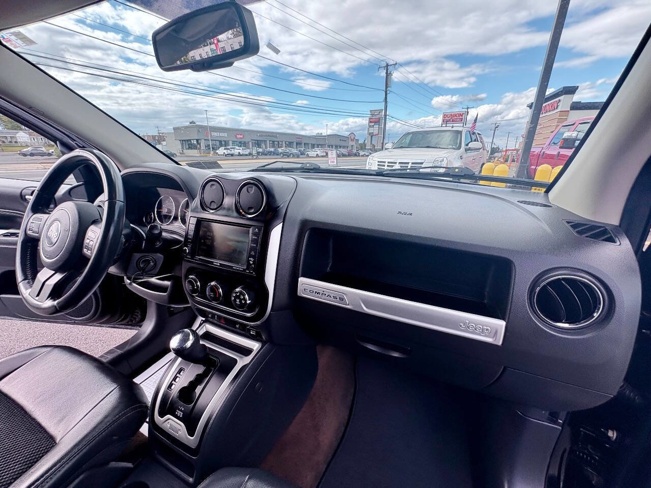 Used 2014 Jeep Compass Latitude FWD image 37