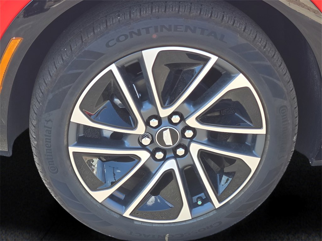 New 2025 Cadillac Optiq Sport 1 image 9