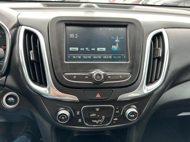 Used 2018 Chevrolet Equinox LT FWD image 21
